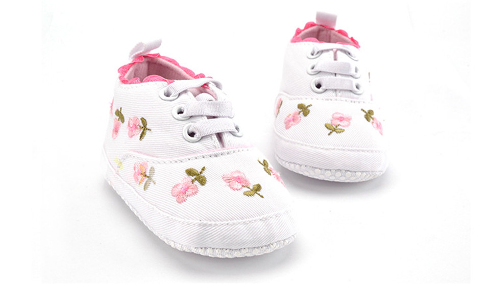 Floral Embroidered Shoes for Girls