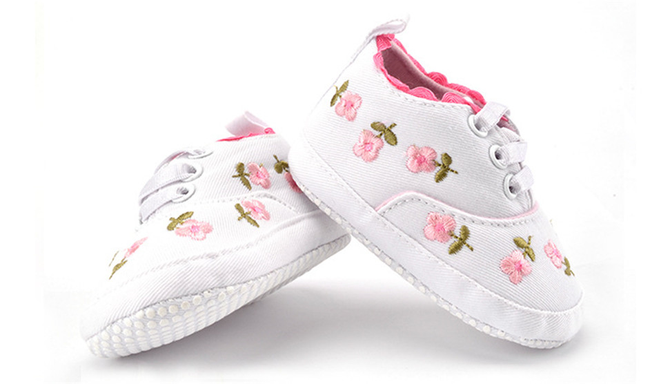 Floral Embroidered Shoes for Girls