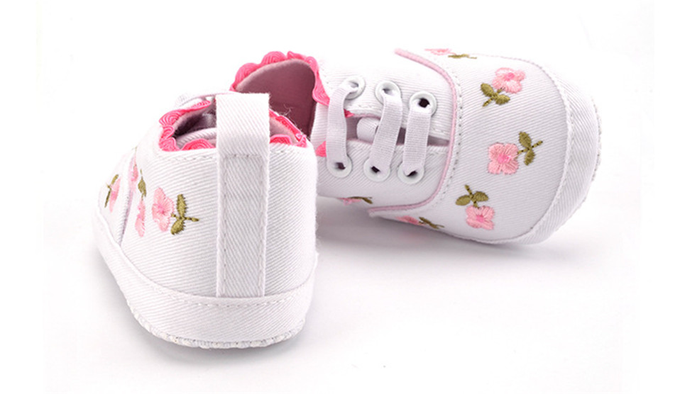 Floral Embroidered Shoes for Girls