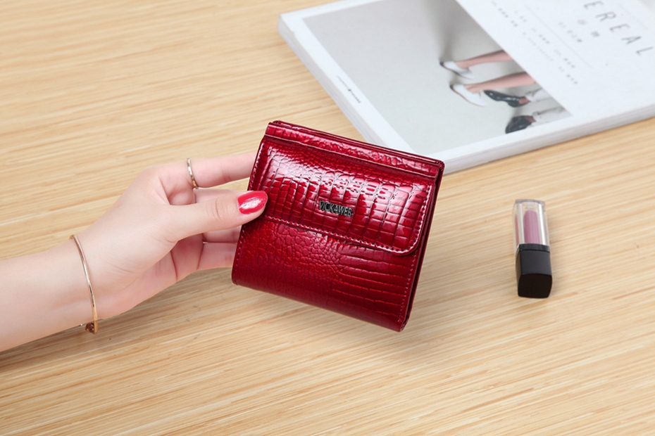Women's Compact Leather Wallet
